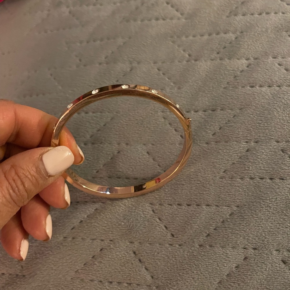 Kate SpadeRose gold bangle!  Selling at Nordstrom right now !